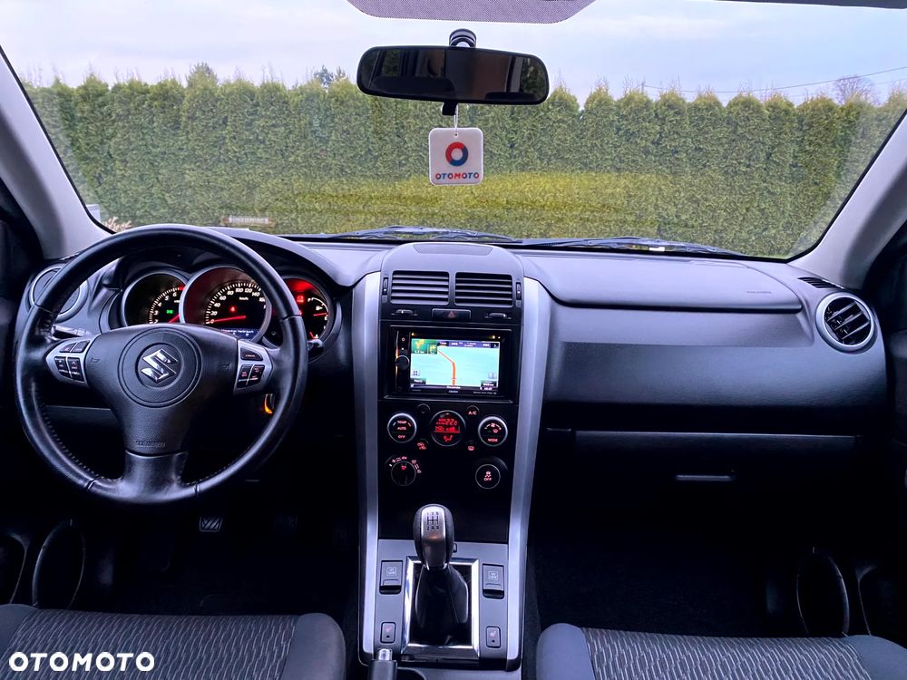 Suzuki Grand Vitara 2.4 Premium - 8