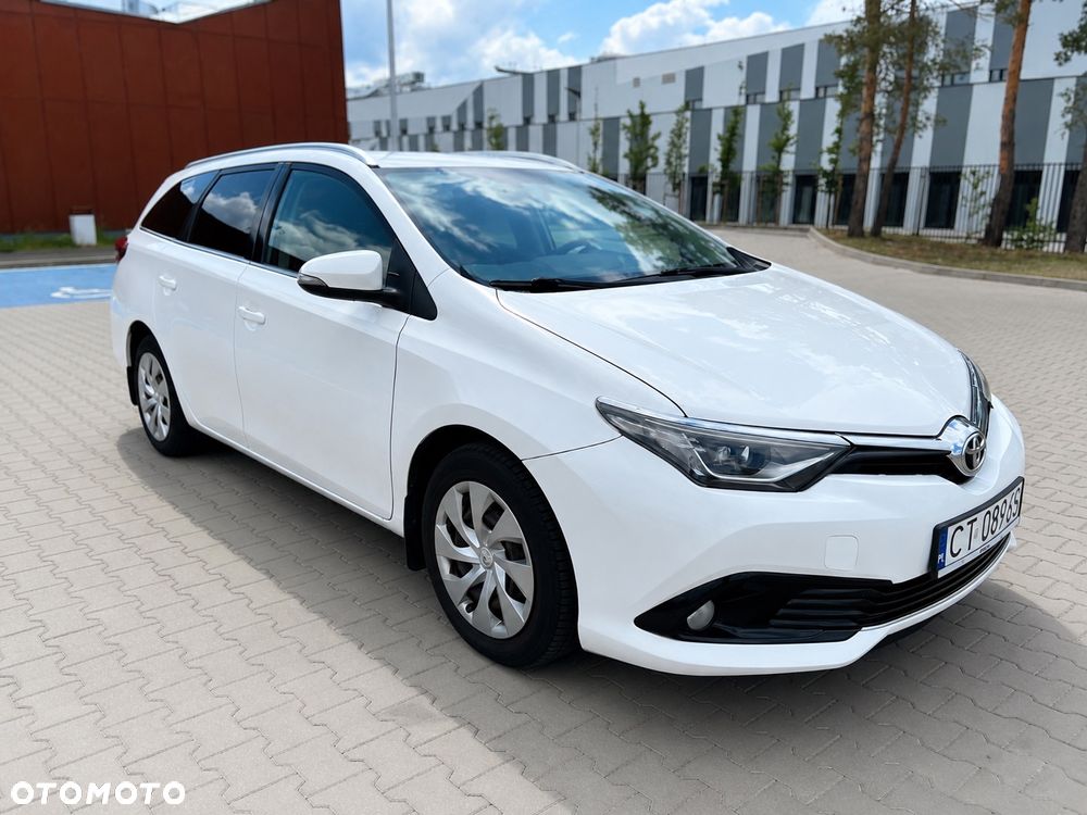 Toyota Auris 1.6 Premium - 1