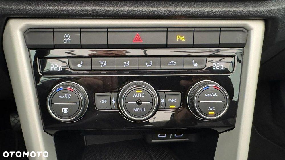 Volkswagen T-Roc - 31