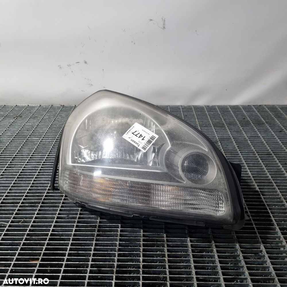 Far Dreapta Hyundai Tucson 2006 - 2010 SUV 4 Usi (1477) Fara xenon - 1