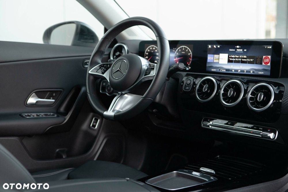 Mercedes-Benz CLA 200 mHEV 7G-DCT - 25