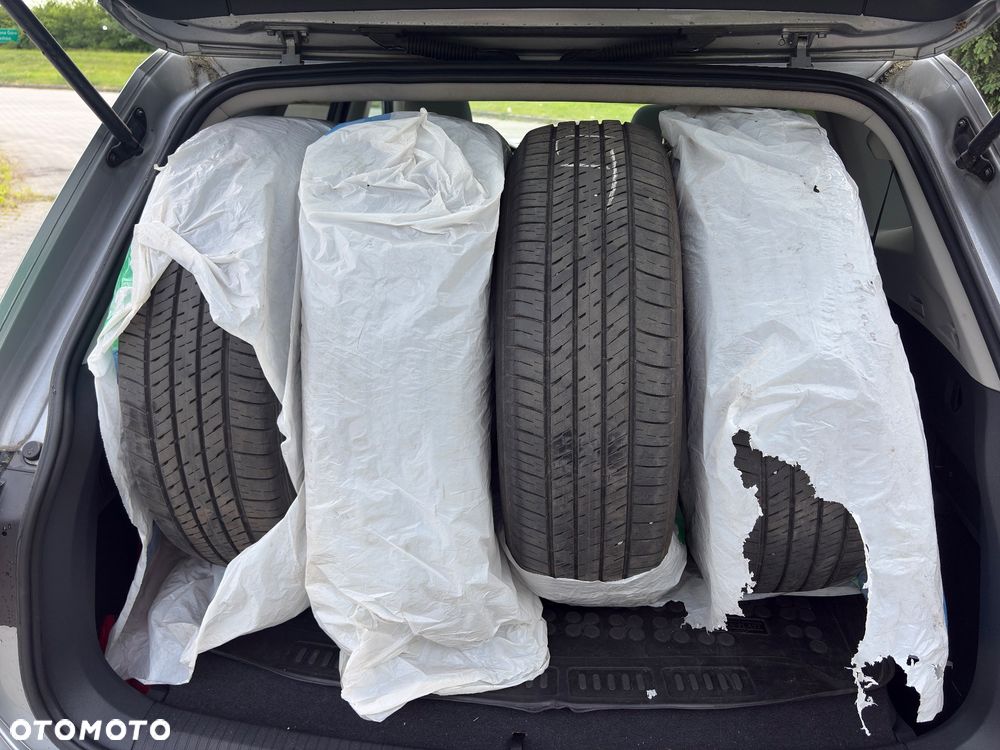 Volkswagen Tiguan - 27