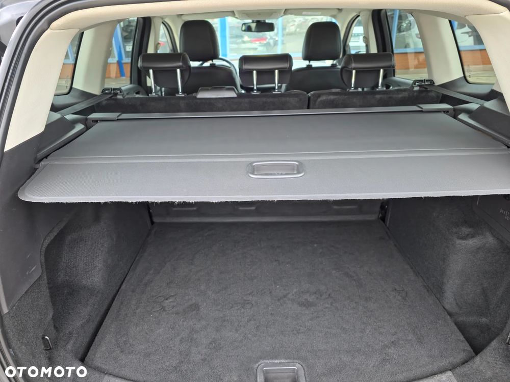 Ford Kuga 2.0 TDCi 2x4 Titanium - 12