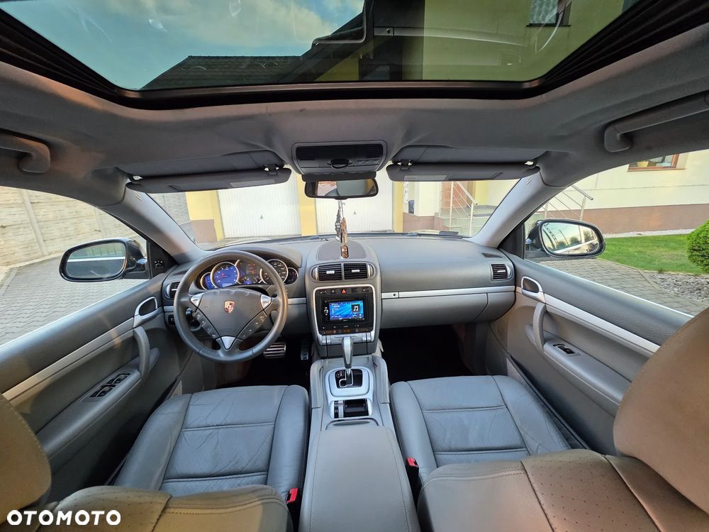 Porsche Cayenne - 9