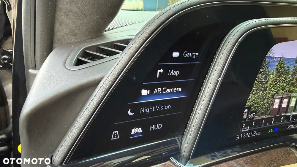 Cadillac Escalade ESV 6.2 V8 AWD AT Platinum - 17