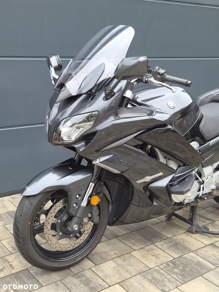 Yamaha FJR - 26