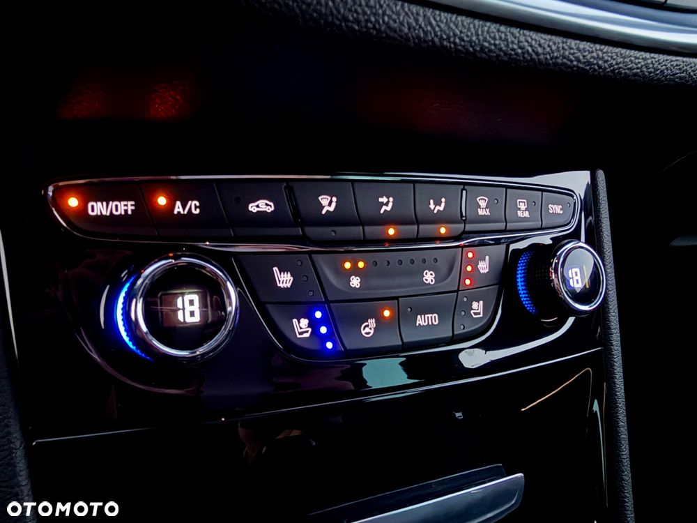 Opel Astra 1.6 CDTI DPF ecoFLEX TourerStart/Stop Exklusiv - 22