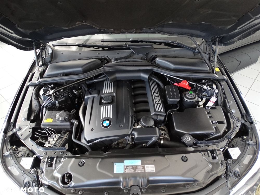 BMW Seria 5 530i - 38