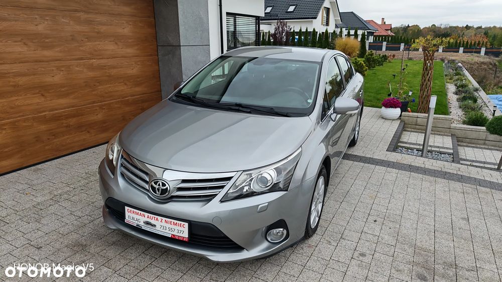 Toyota Avensis 1.8 Comfort - 36