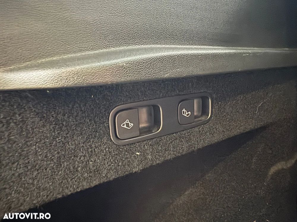 Tesla Model Y Long Range - 14