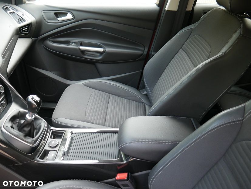 Ford Kuga 2.0 TDCi 4x4 Titanium - 28
