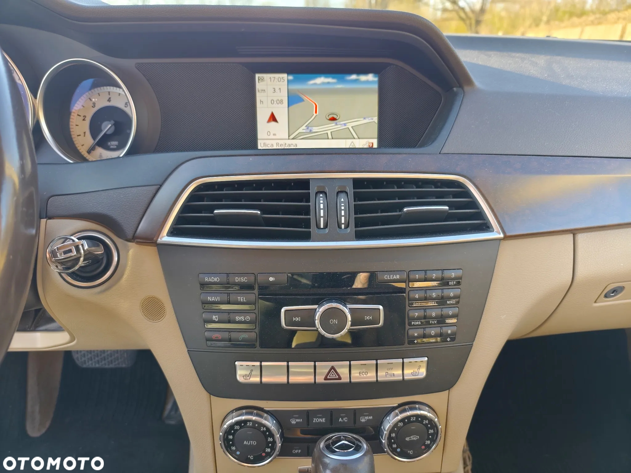 Mercedes-Benz Klasa C 200 T CGI Automatik BlueEFFICIENCY Avantgarde - 10