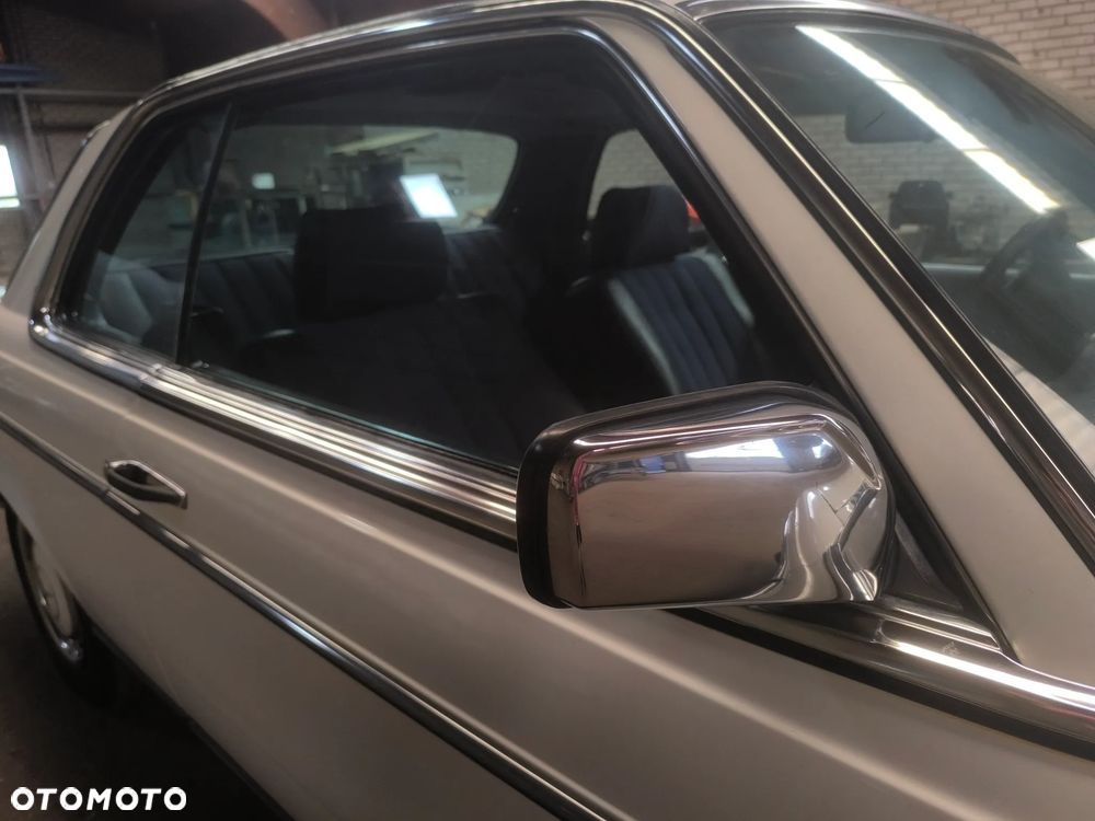 Mercedes-Benz 280 - 21