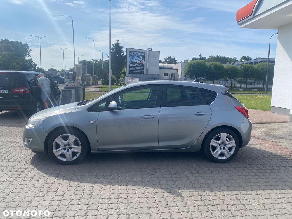 Opel Astra 1.6 Cosmo - 4