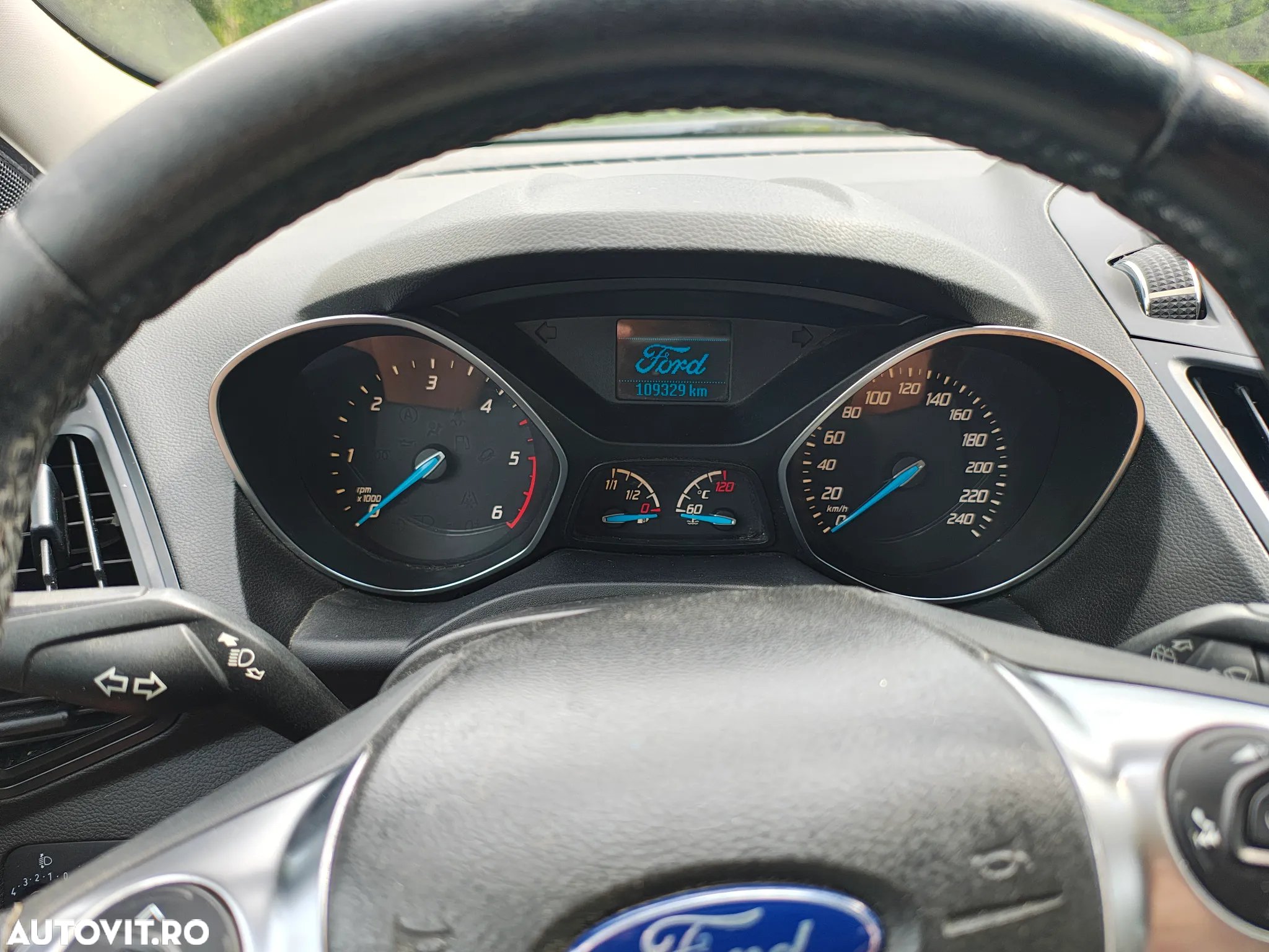 Ford Kuga 2.0 TDCi 2x4 Titanium - 12