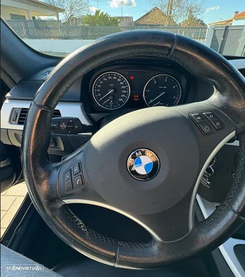 BMW 318 d Navigation - 16