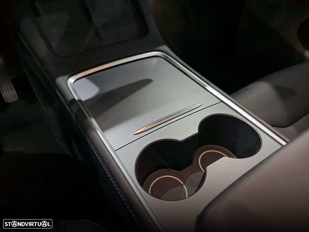 Tesla Model Y Standard - 25