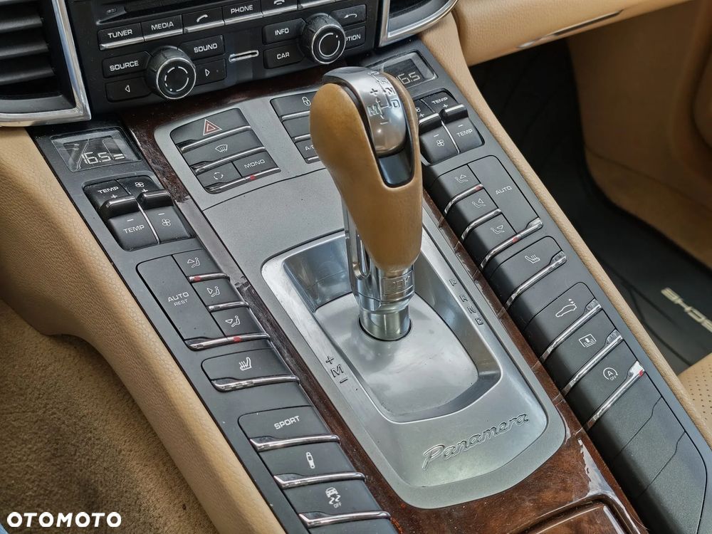 Porsche Panamera Platinum Edition PDK - 20