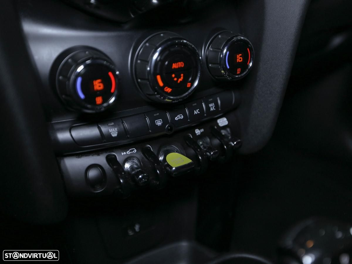 MINI 3 Portas Cooper SE S - 16