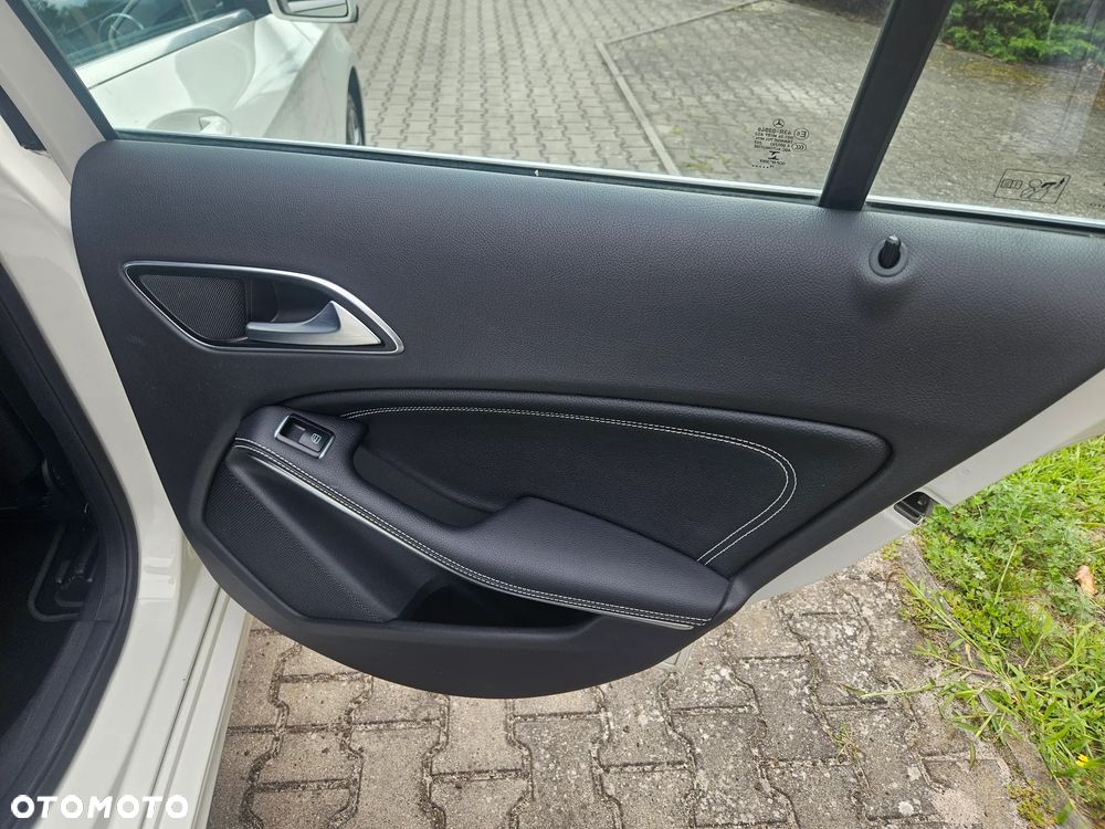 Mercedes-Benz Klasa A 160 7G-DCT Urban - 22