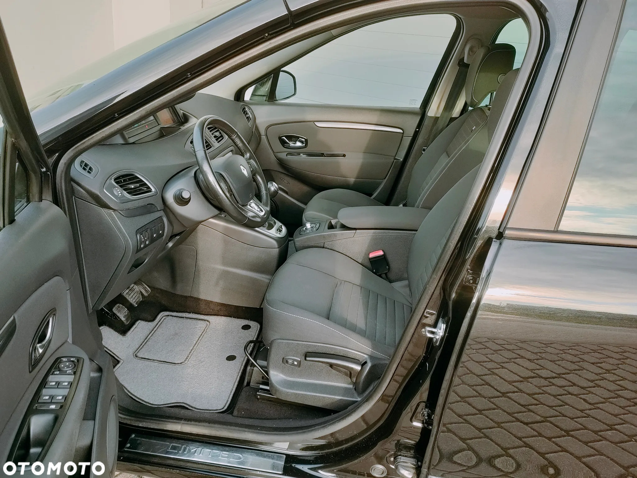 Renault Grand Scenic Gr 1.2 TCe Energy Limited EU6 - 11