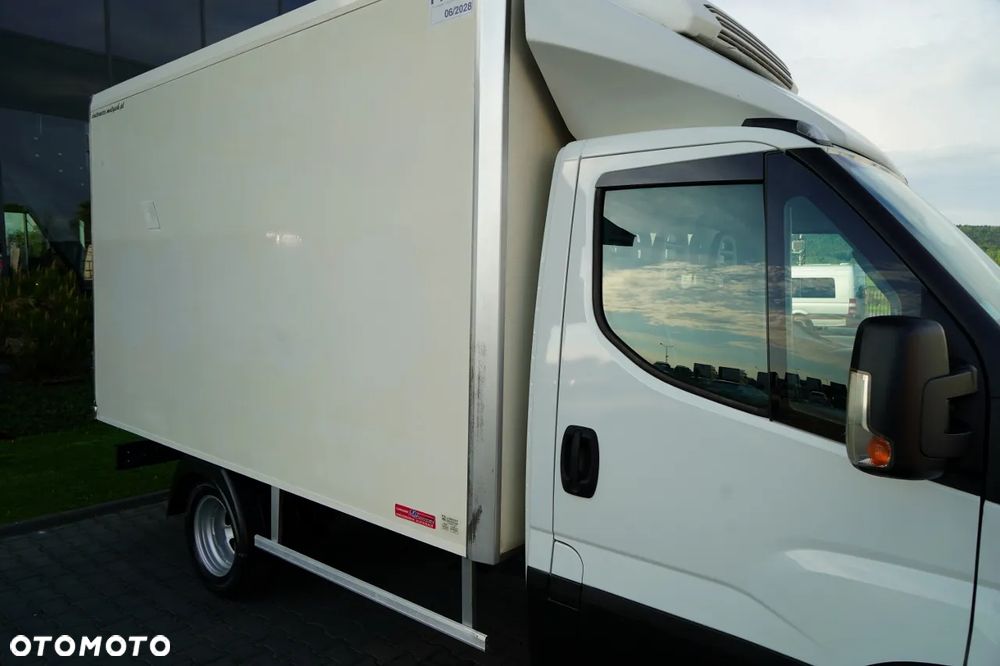 Iveco DAILY 35-140 / CHŁODNIA / THERMO KING / REGAŁY / MANUAL / BLIŹNIAK / - 17