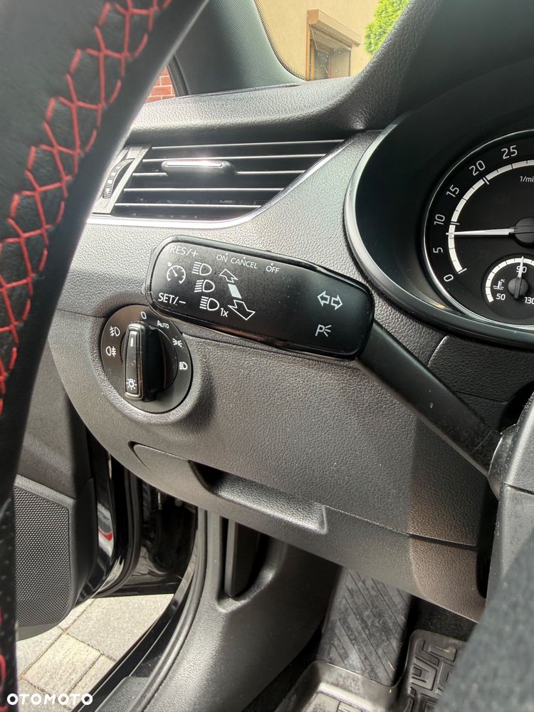 Skoda Octavia 2.0 TDI DSG RS - 29