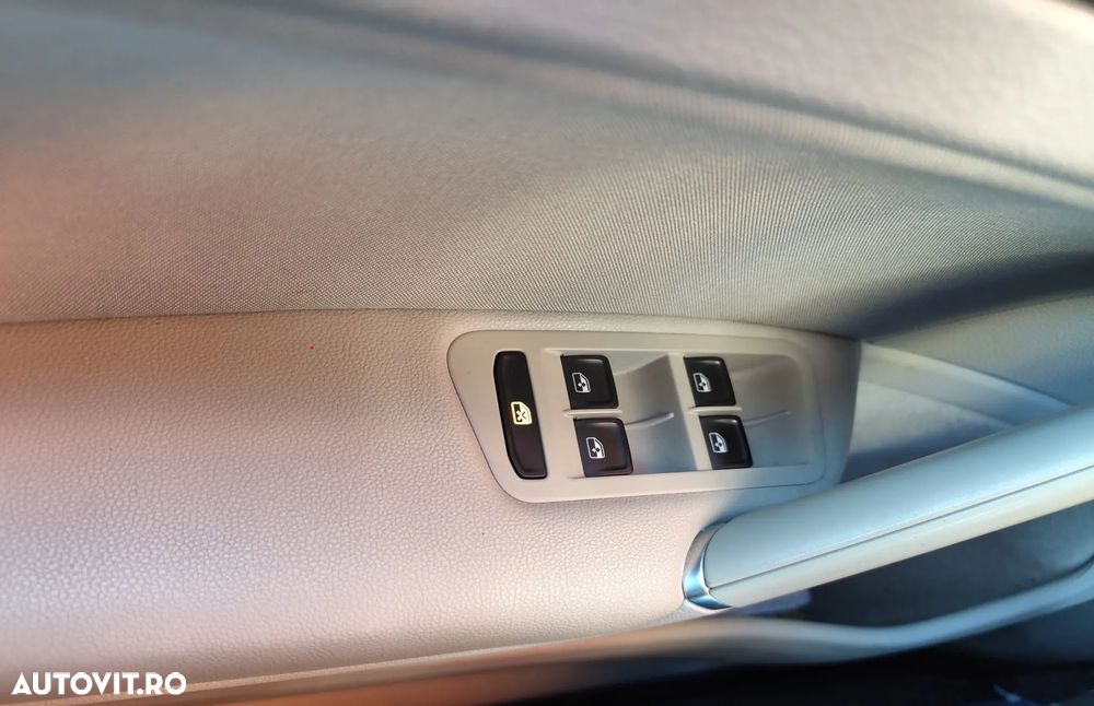 Volkswagen Golf 1.6 TDI DPF BMT DSG Comfortline - 10