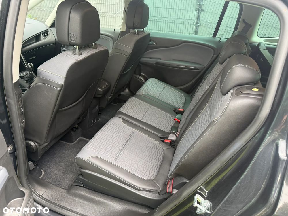 Opel Zafira - 10