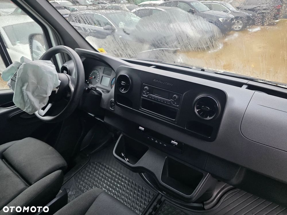 Mercedes-Benz SPRINTER - 12