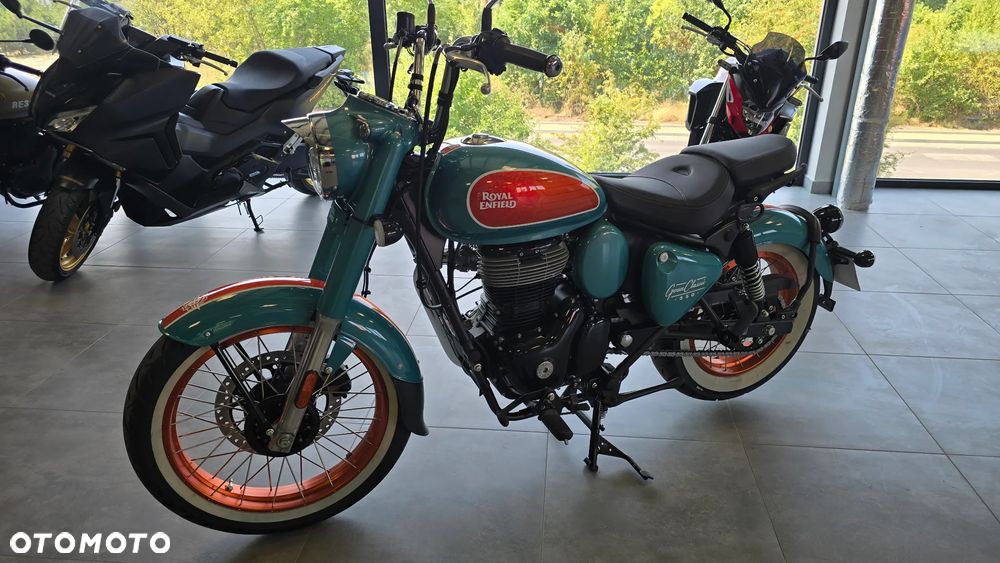 Royal Enfield Classic - 4