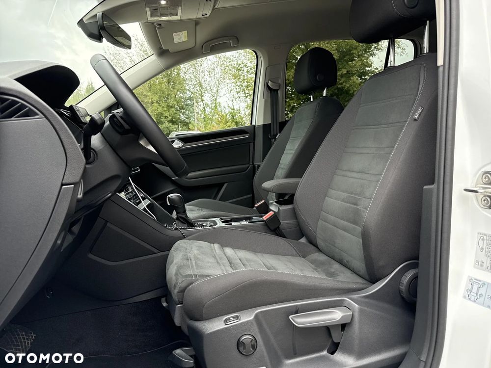Volkswagen Touran - 19
