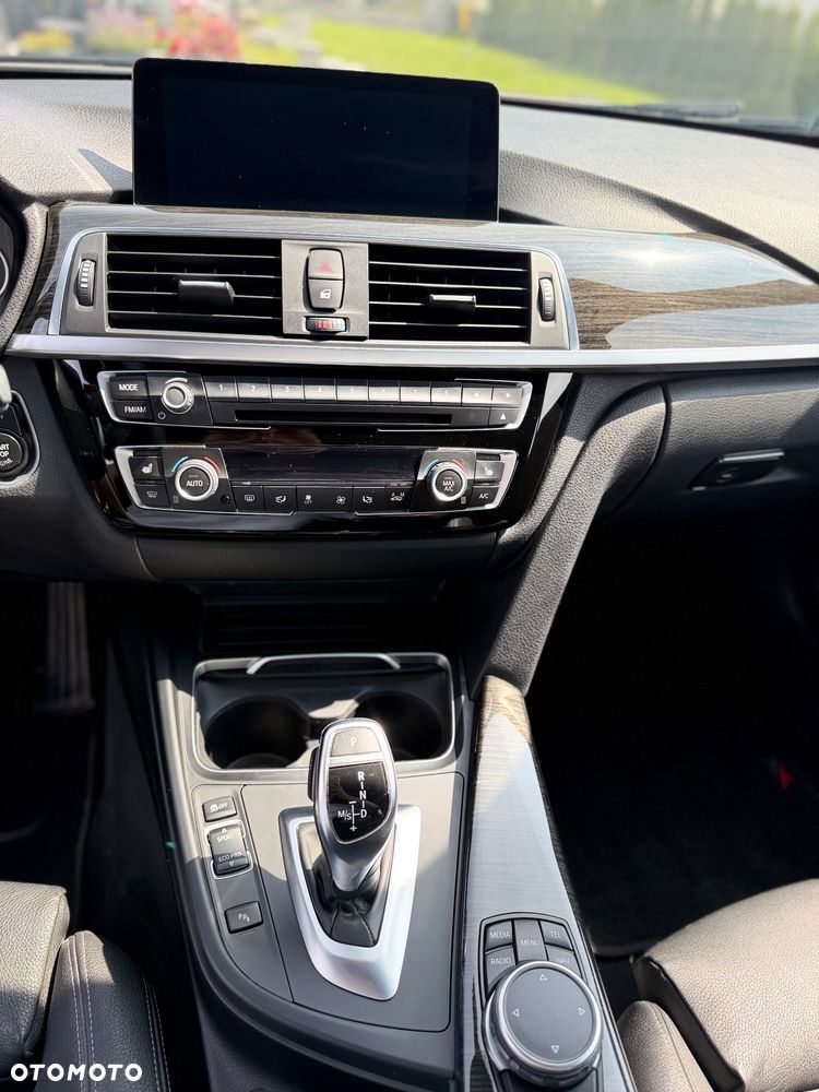 BMW Seria 3 328i Luxury Line - 7