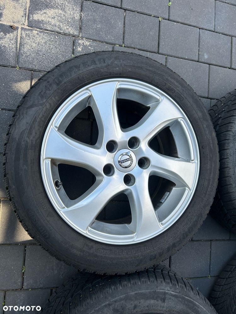 Koła zimowe Felgi Volvo 5x108 ET50 Goodyear 205/55/16 - 3