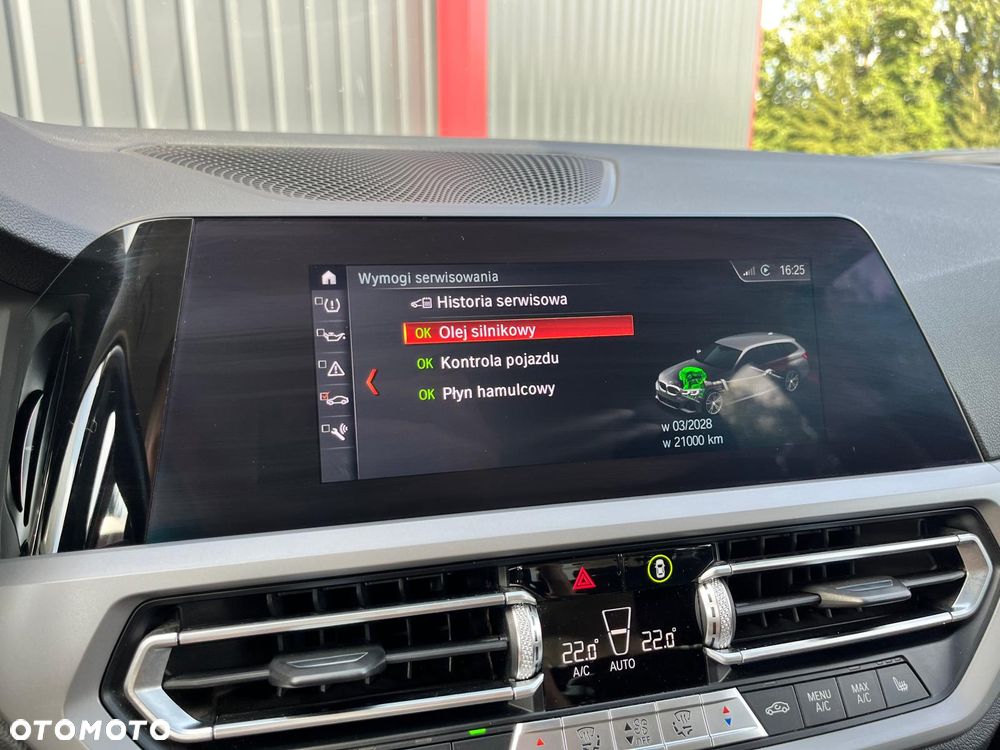 BMW Seria 3 330i xDrive Advantage sport - 38