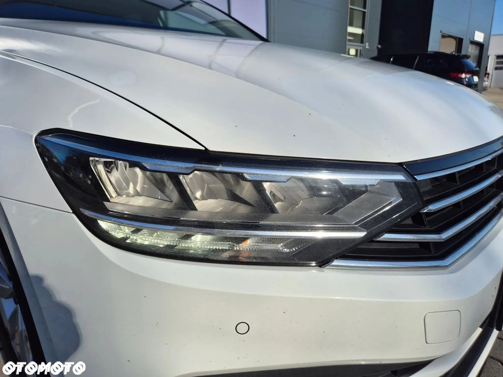 Volkswagen Passat Variant 2.0 TDI EVO Essence DSG - 9