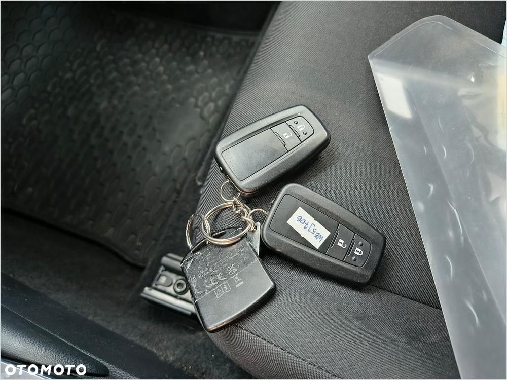 Toyota Corolla 1.8 Hybrid Active - 18