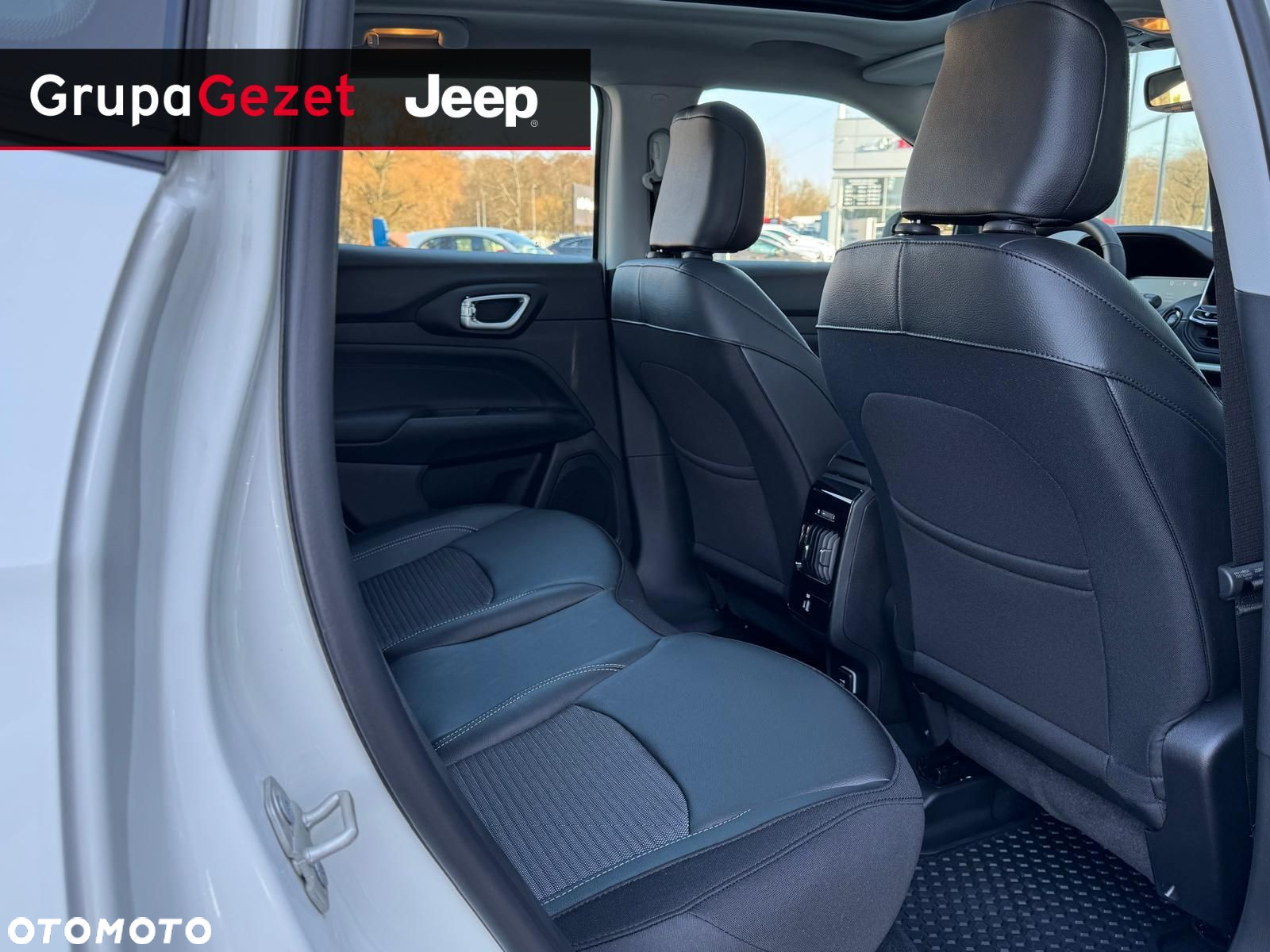 Jeep Compass - 14