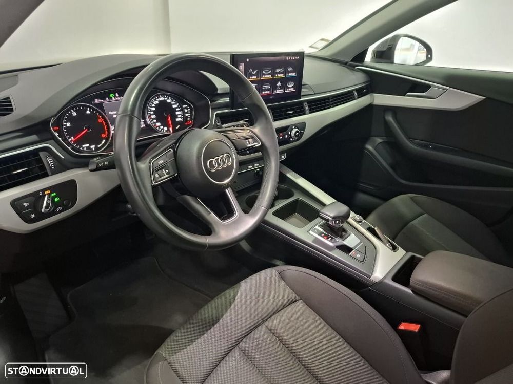 Audi A4 Avant 30 TDI S tronic - 12