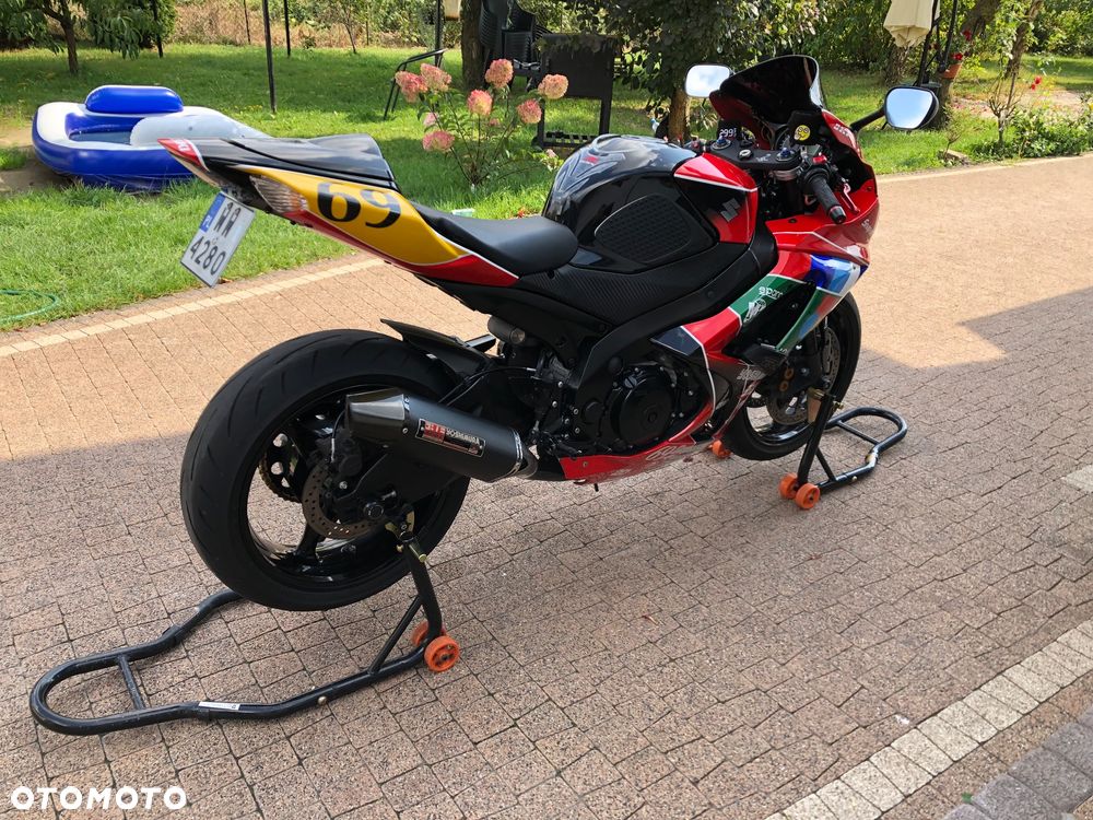 Suzuki GSX-R - 15