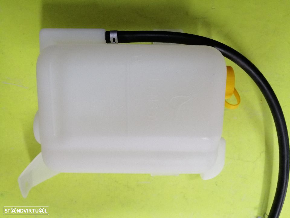 Vaso expansão novo para a Nissan Pickup D21 - 2