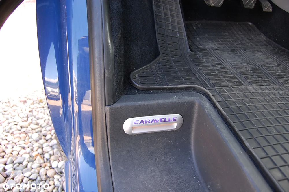 Volkswagen Caravelle - 11