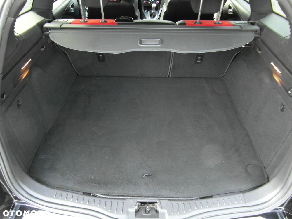 Ford Focus 2.0 EcoBoost ST mit Leder-Sport-Paket - 8
