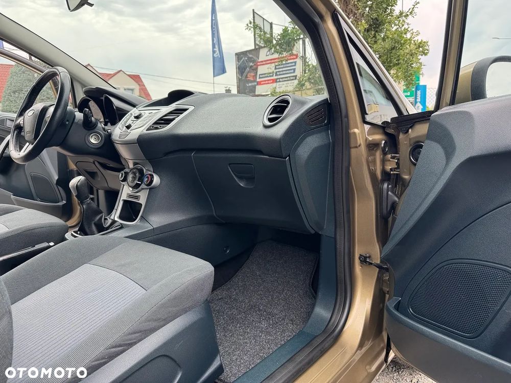 Ford Fiesta - 27