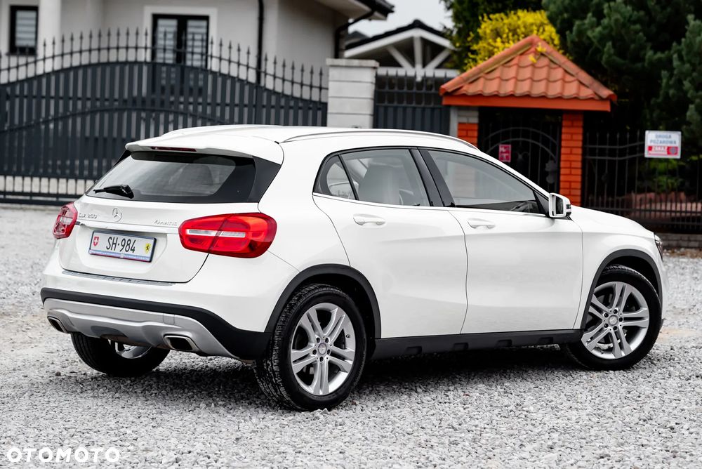 Mercedes-Benz GLA 250 4Matic 7G-DCT Activity Edition - 10
