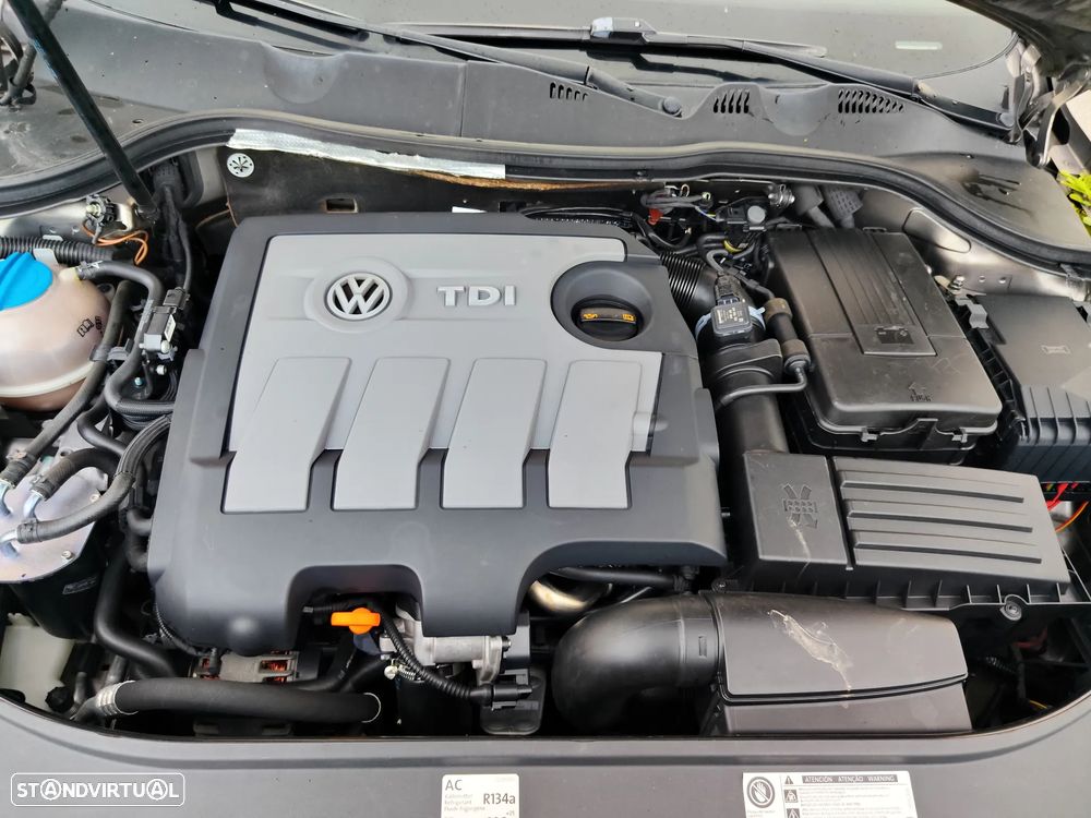 VW Passat 1.6 TDI Confortline - 10
