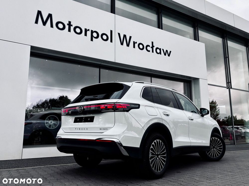 Volkswagen Tiguan - 11
