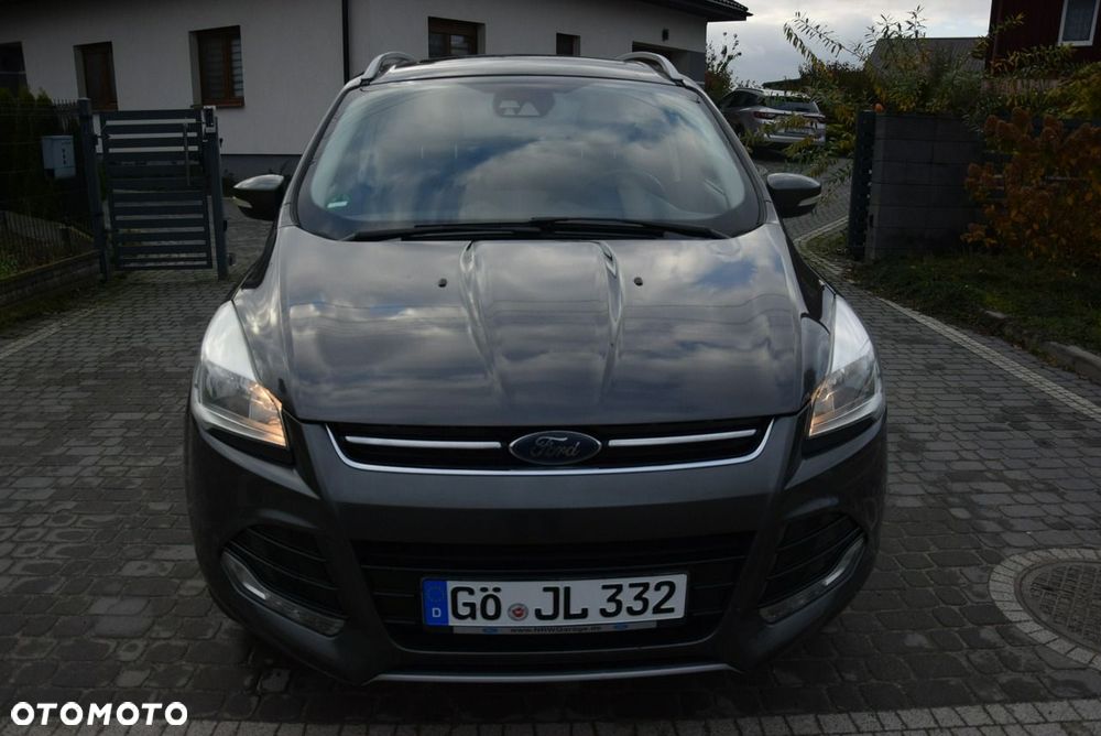 Ford Kuga 2.0 TDCi 2x4 Titanium - 4