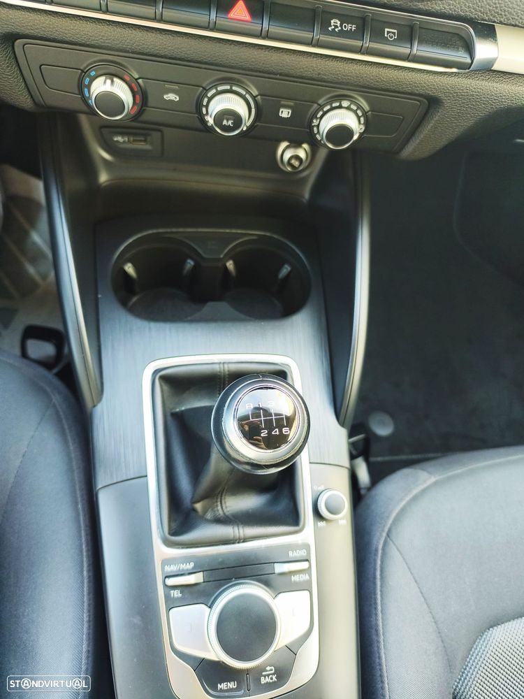 Audi A3 Sportback 1.6 TDI S-line - 11