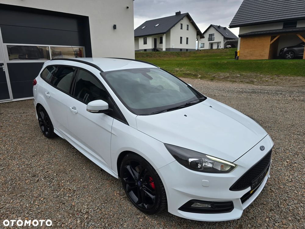 Ford Focus 2.0 EcoBoost ST mit Leder-Exclusiv-Paket - 31